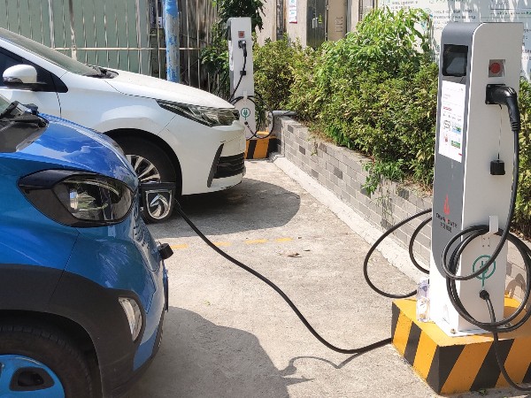 電動(dòng)汽車安防監(jiān)控系統(tǒng)