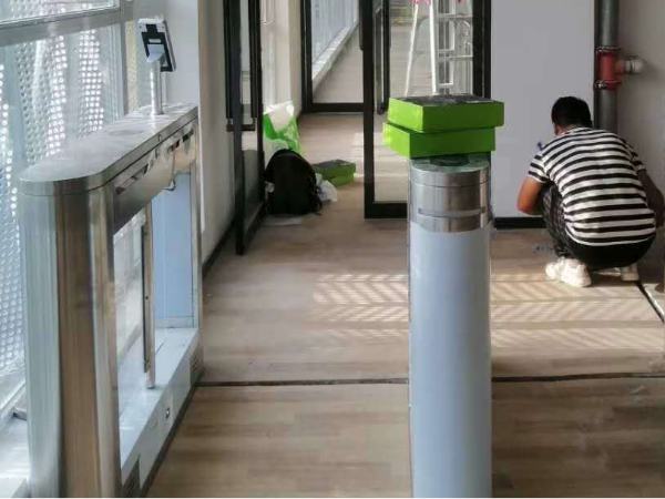 學校通道門禁系統(tǒng)怎么選擇？來看這里！